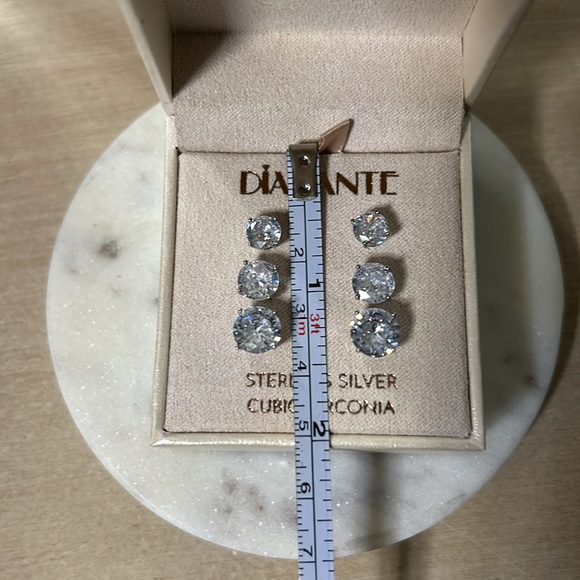 3 pair cubic zirconia in sterling silver titrating sizes of earring studs NWT - Picture 4 of 4